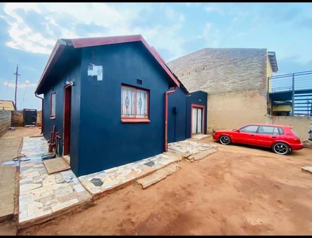 2 BEDROOM HOUSE FOR SALE IN PROTEA GLEN
